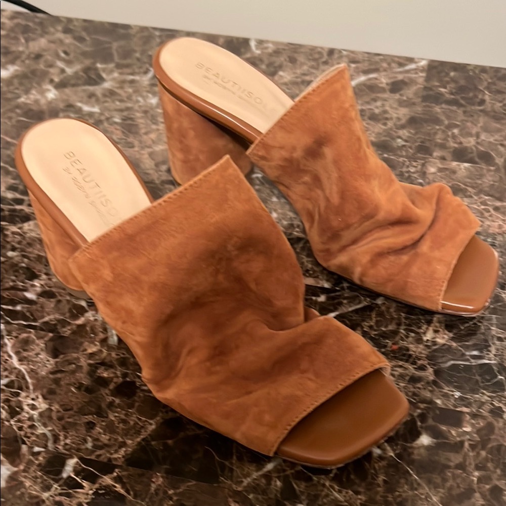 Vero Cuoio Tan Mules with Block Heel